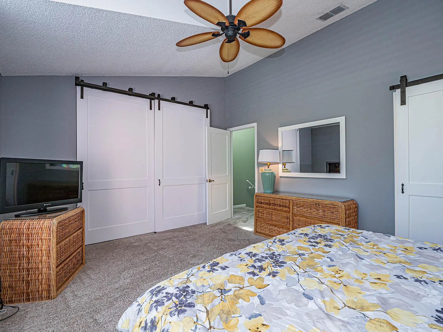 2 bed, 2.5 bath, 1665 sqft, $3,000 — Photo 4