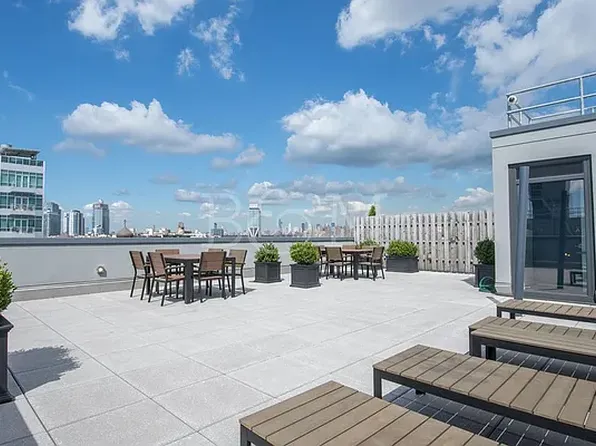 64 Bayard Street image 4 of 4