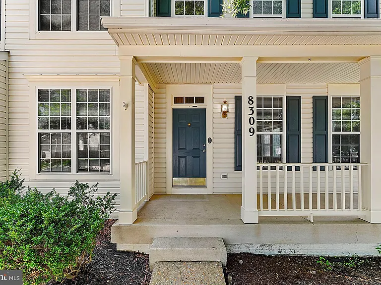 8309 Double Eagle St — Photo 4