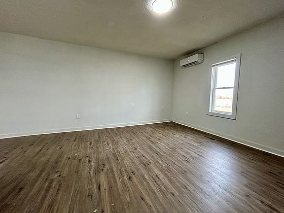 2nd image of 1214 Commercial St APT A