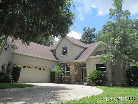 2nd image of 15 Saint Charles Pl