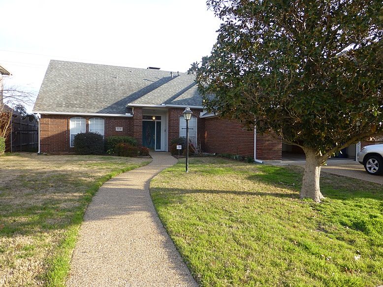 1st image of 412 Parkview Pl