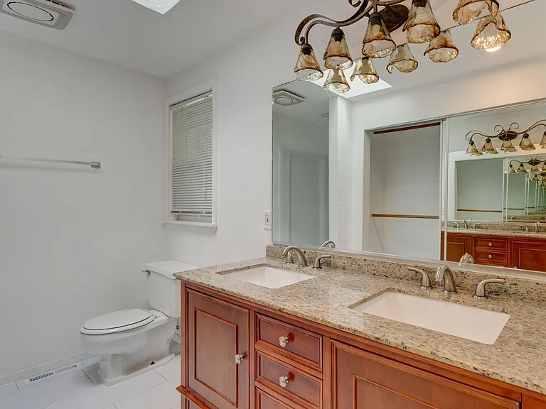 1230 SW Ingleside Ct — Photo 14