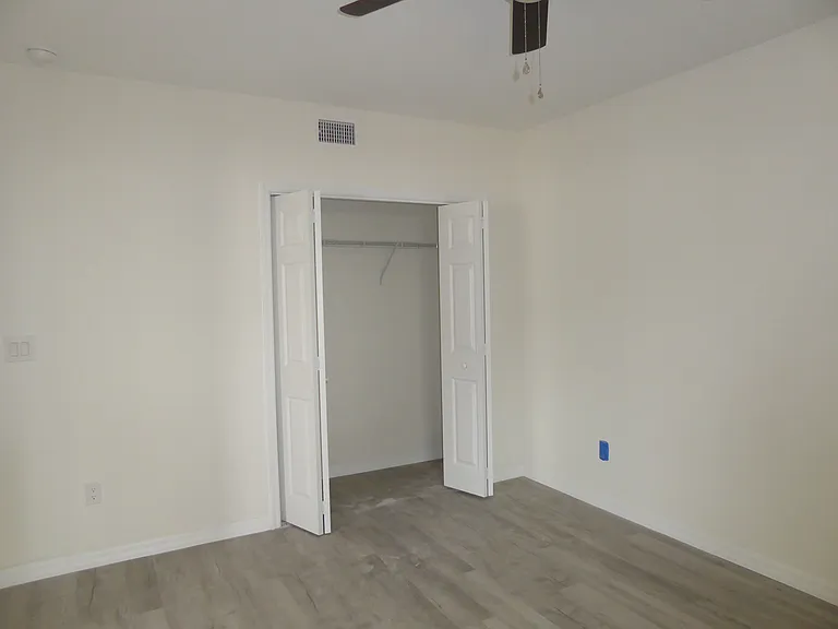 219 S Grandview Ave — Photo 8