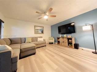 642 Commodore Dr, Plantation, FL 33325