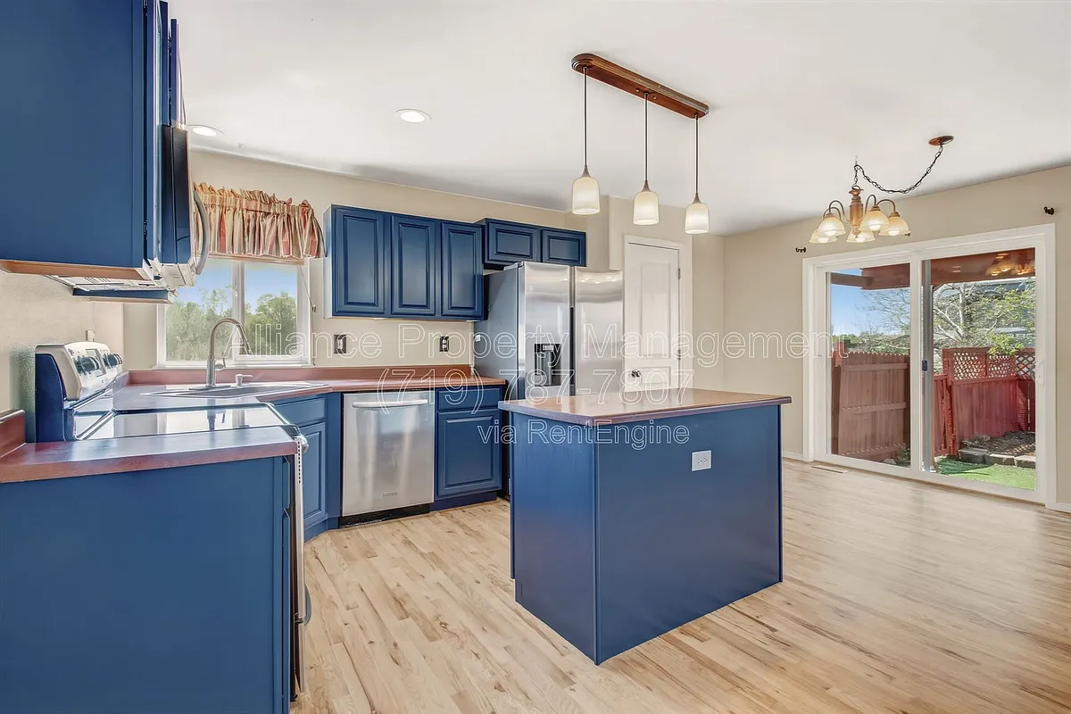 Building Photo - 6510 Oakwood Blvd