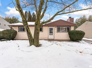 4420 51st St, Moline, IL 61265