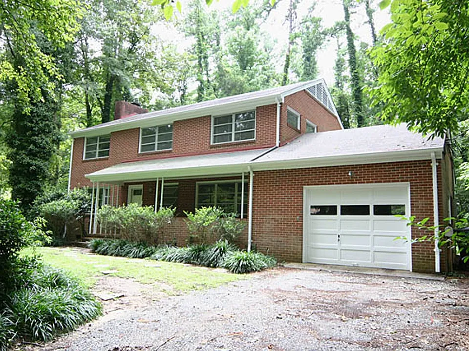 1115 Woodburn Rd