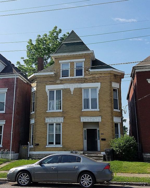 1st image of 2830 W Chestnut St