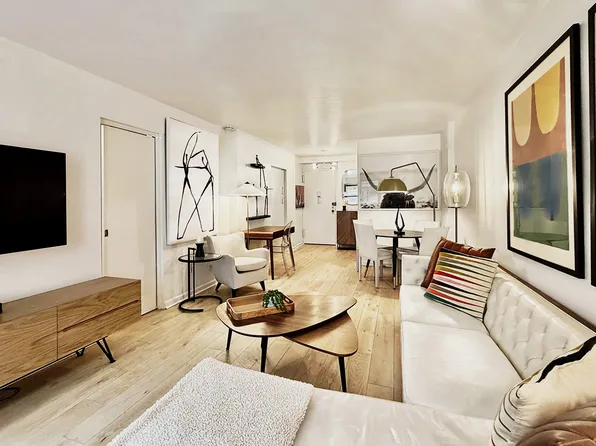 153 East 57th Street image 3 of 8