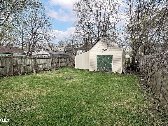 3rd image of 4048 Asbury Dr