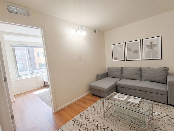3rd image of 2401 H St NW APT 212