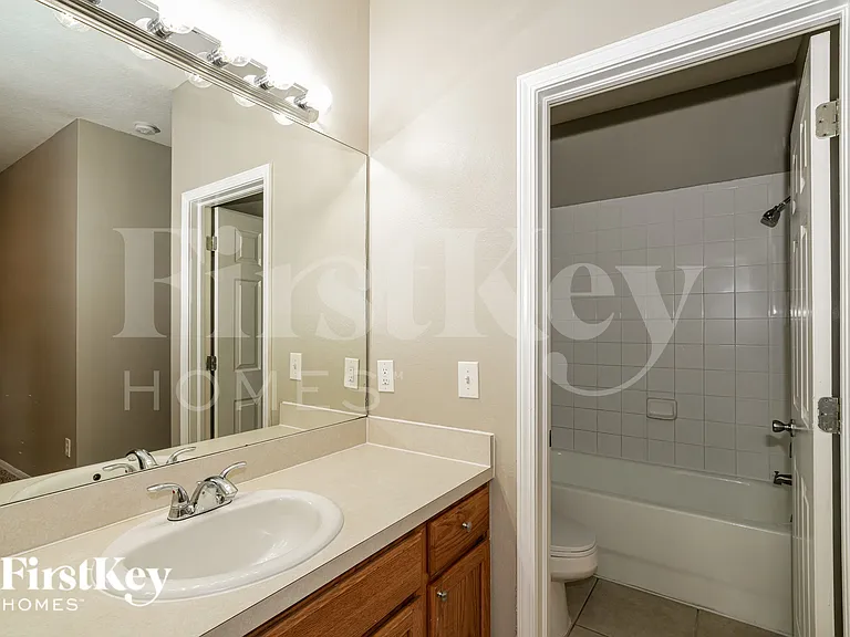 1703 E Wood St — Photo 15