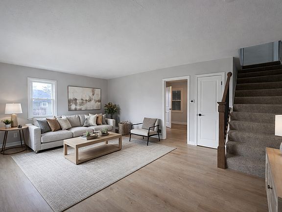 3rd image of 214 N Read St