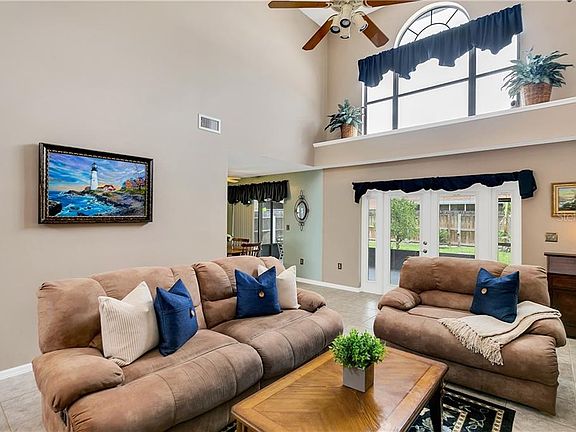3rd image of 12172 Blackheath Cir
