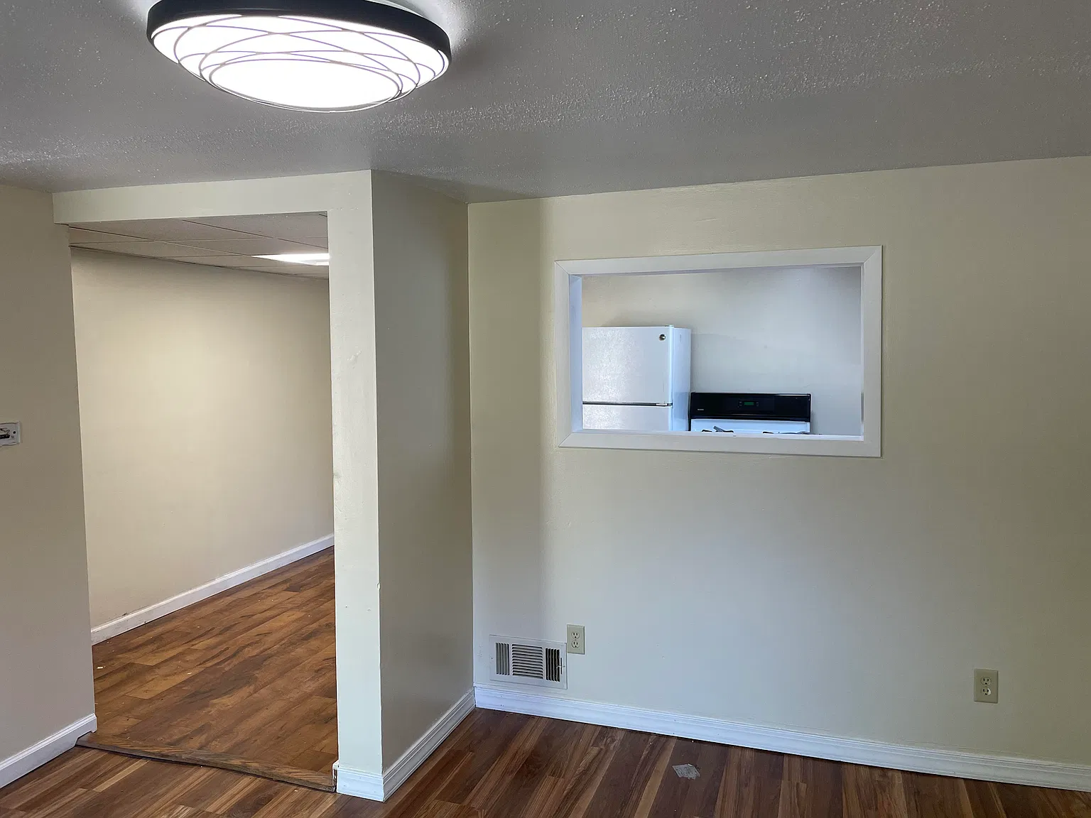 2 bed, 960 sqft, $1,000 — Photo 1