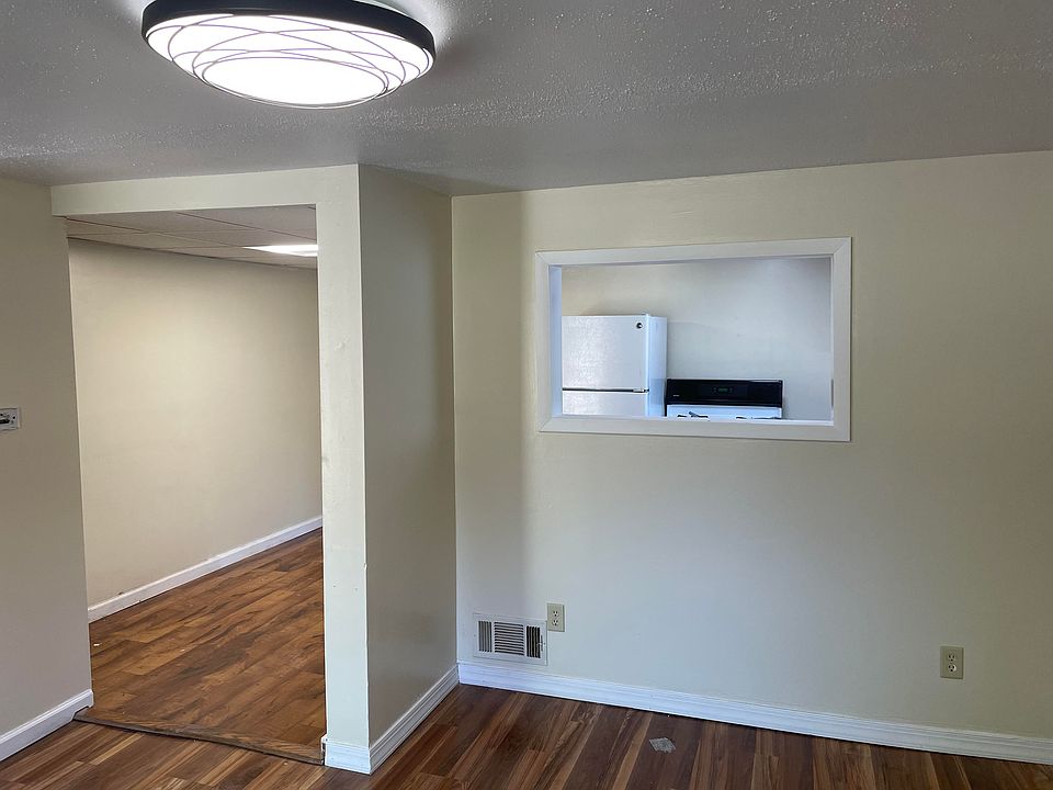 1st image of 196 Syracuse Ave #1