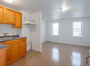 894 N 42nd St FLOOR 3, Philadelphia, PA