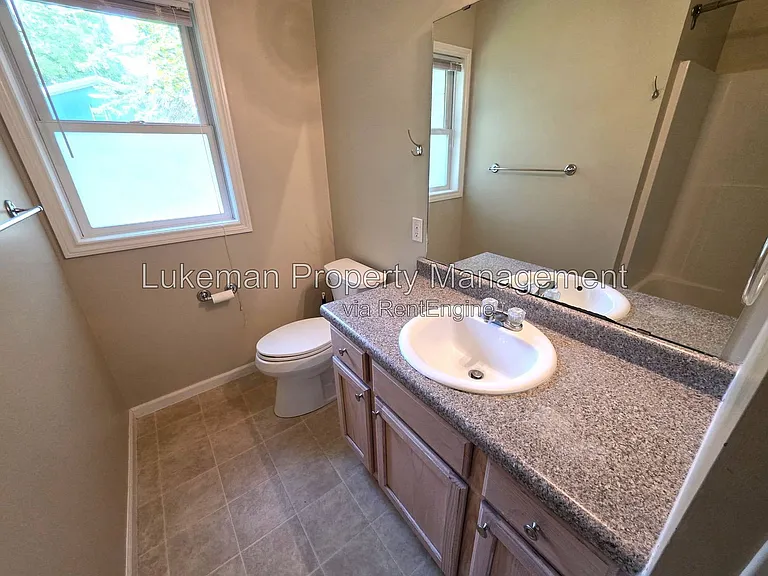 5635 Monticello Ave — Photo 9