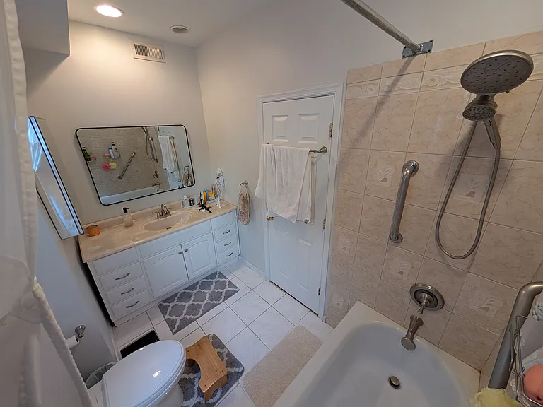 2nd Floor Bathroom