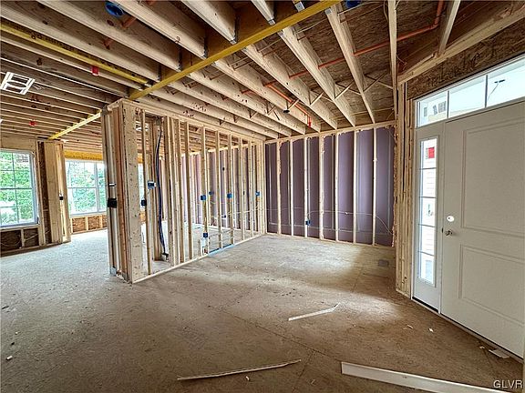 5th image of 949 Iron Ln #40