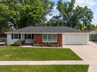 1713 Juniper Dr, Green Bay, WI 54302