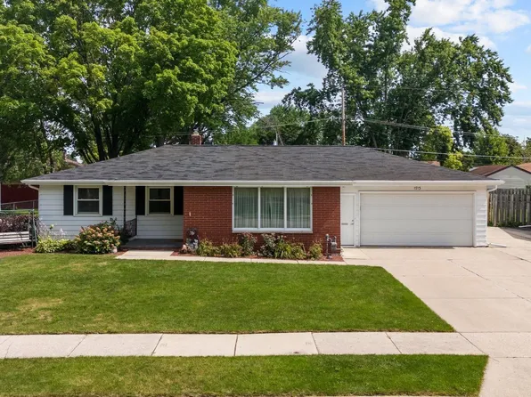 1713 Juniper Dr, Green Bay, WI 54302
