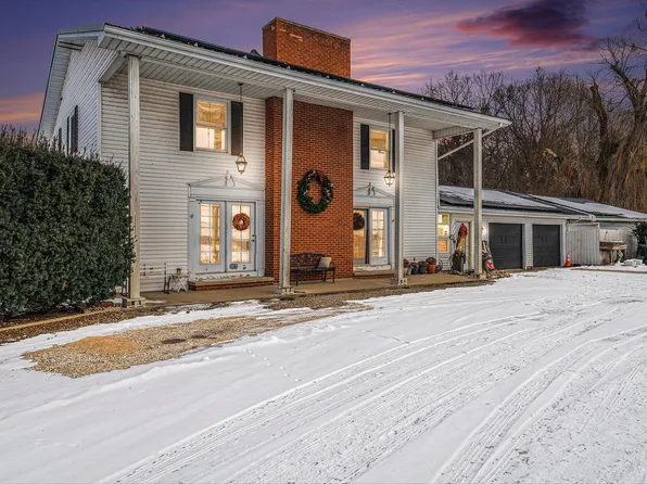 29726 Fawn River Rd, Sturgis, MI 49091