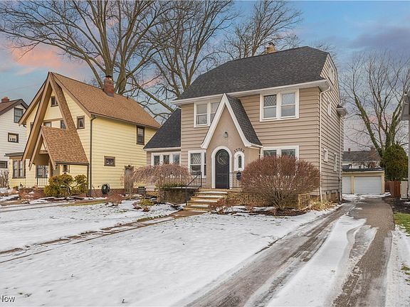 2nd image of 17702 Narragansett Ave