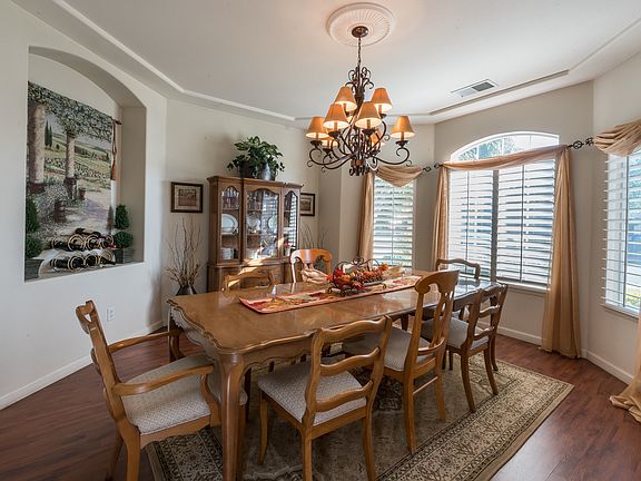 5th image of 2816 E Ryan Ln