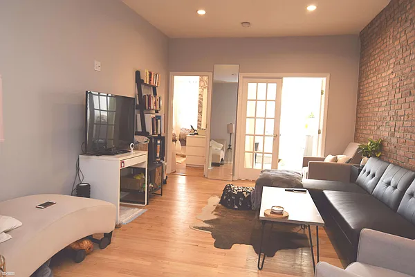 Rented by Citi Habitats | media 8