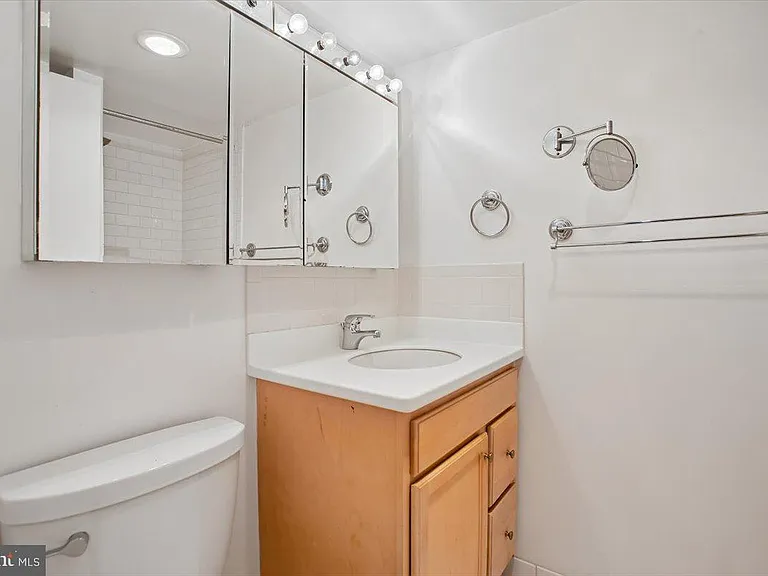 4501 Arlington Blvd #502 — Photo 14