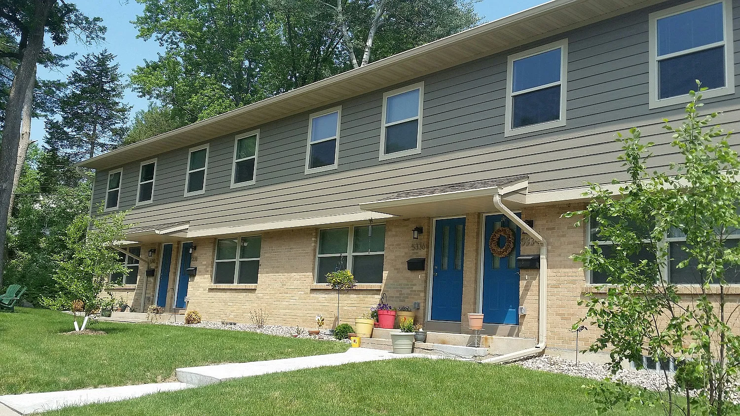 Brody Drive — Photo 1