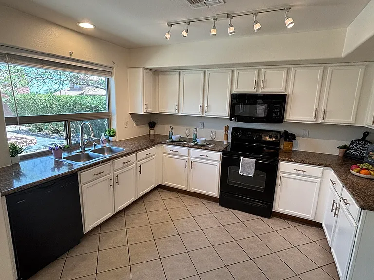 624 W Mesquite Tree Ln — Photo 6