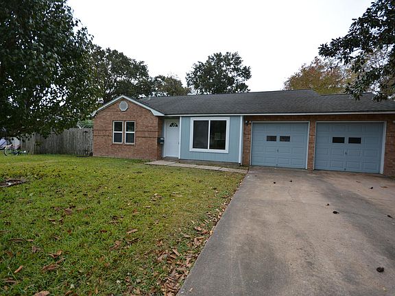 2nd image of 302 Camellia St
