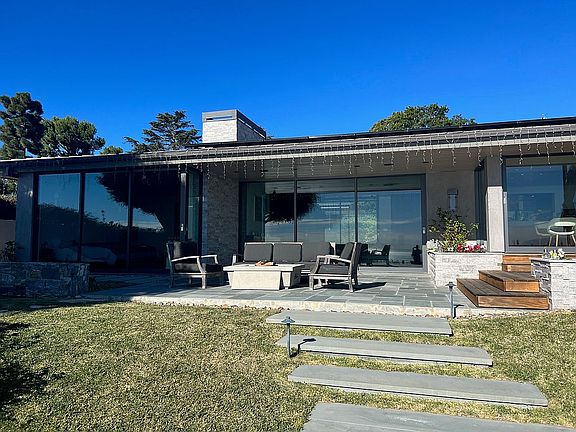 5th image of 30 Sea Cove Dr