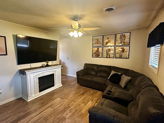 5th image of 203 Saint Anns Ln