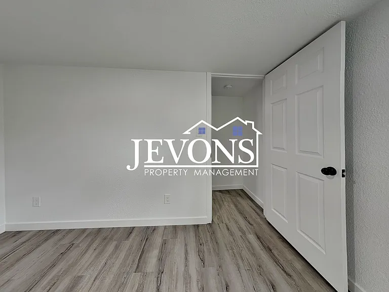 630 N Skyline Dr #B — Photo 20
