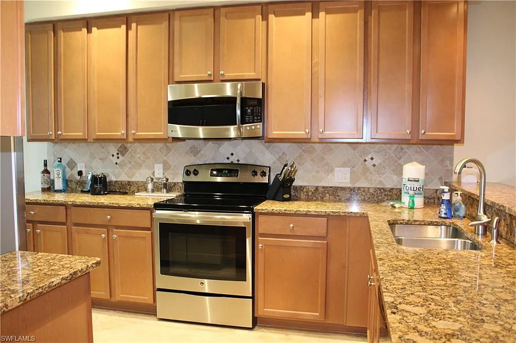 2 bed, 2.0 bath, 1408 sqft, $5,500 — Photo 2