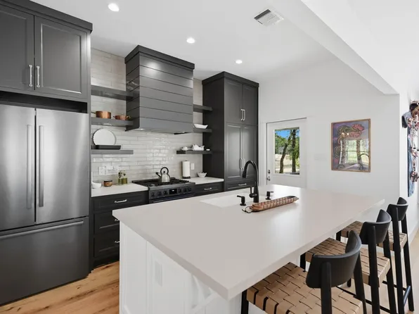 3685 Nixon Lake Rd, Carmine, TX 78932