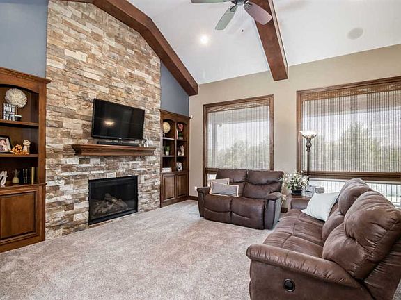 5th image of 1115 E Rosemont Pl