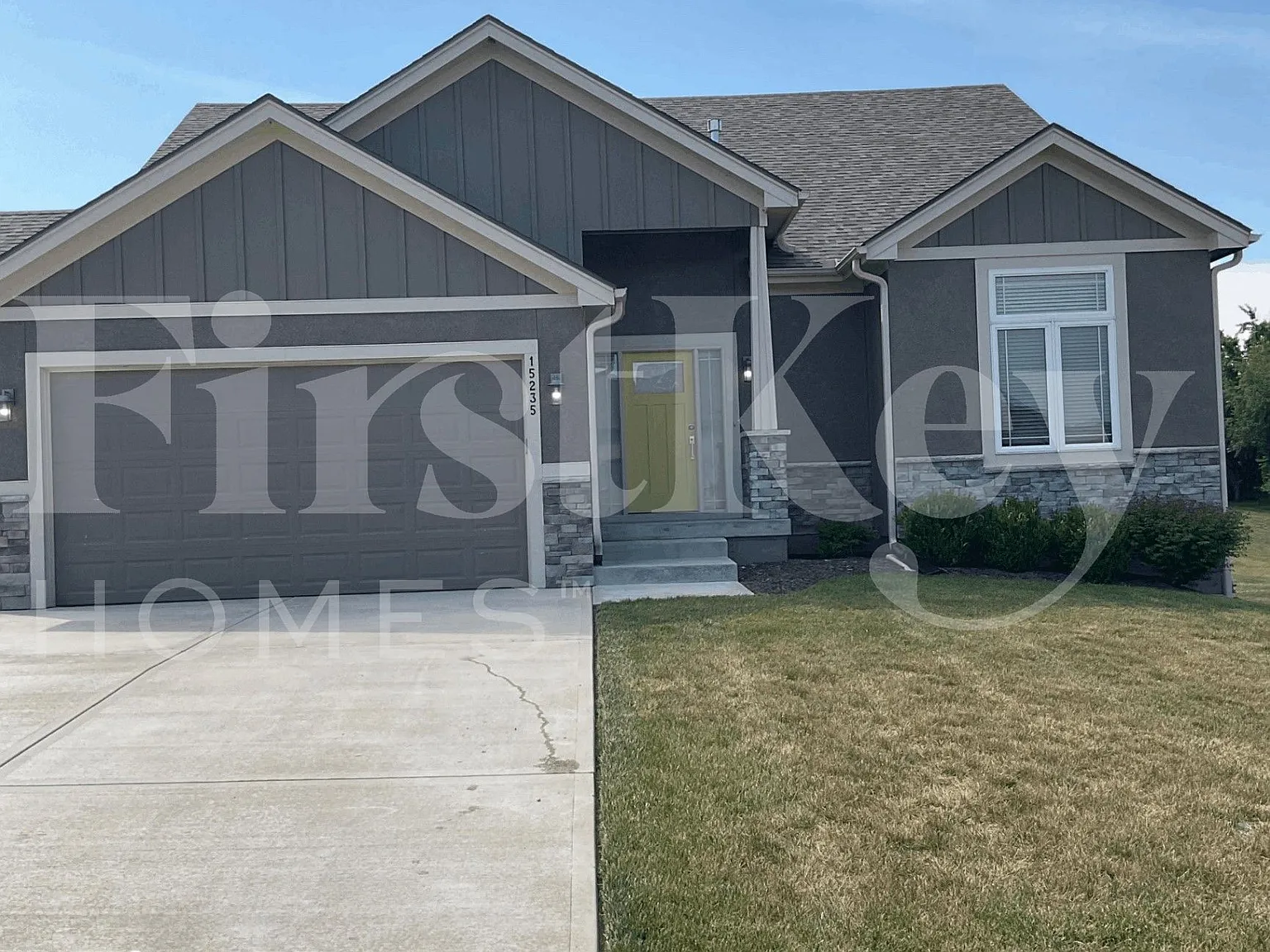 3 bed, 3.0 bath, 2552 sqft, $3,590 — Photo 1