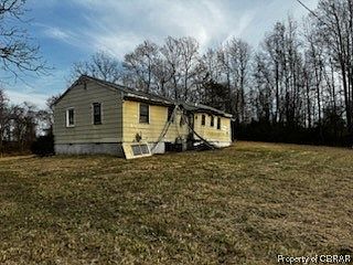 2nd image of 1870 Canterbury Rd