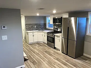 3 bed, 1000 sqft, $2,650 — Photo 3