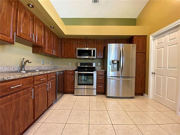 3rd image of 2141 Bridgeview Cir
