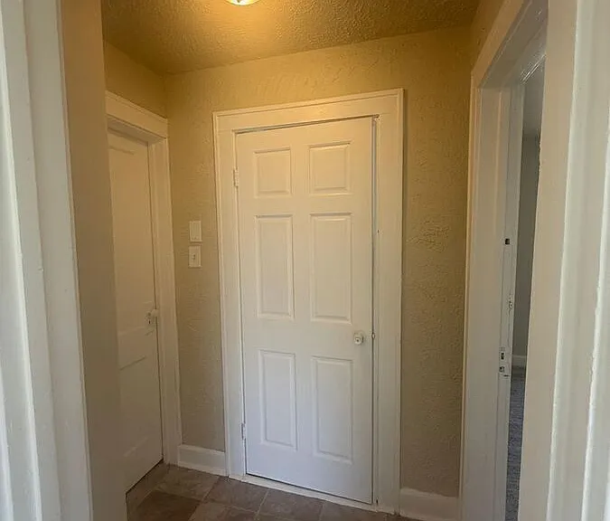 2864 Forest Manor Ave — Photo 4