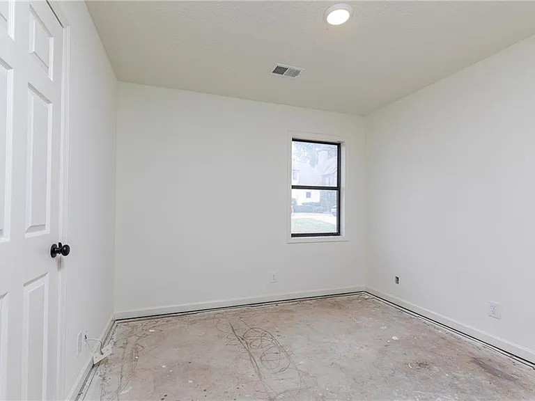 1601 Walker St SE #B — Photo 13