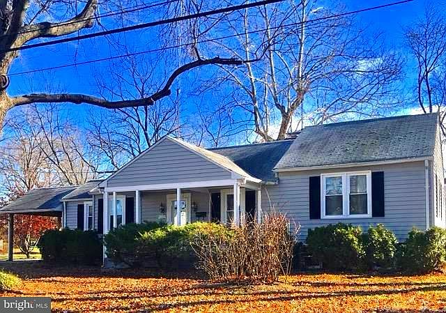 1st image of 17 Margaret Ave