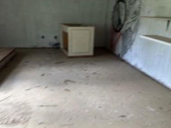 5th image of 2701 Hixon Dr