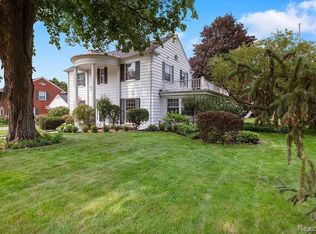 485 Marywood Dr NE, Grand Rapids, MI 49505